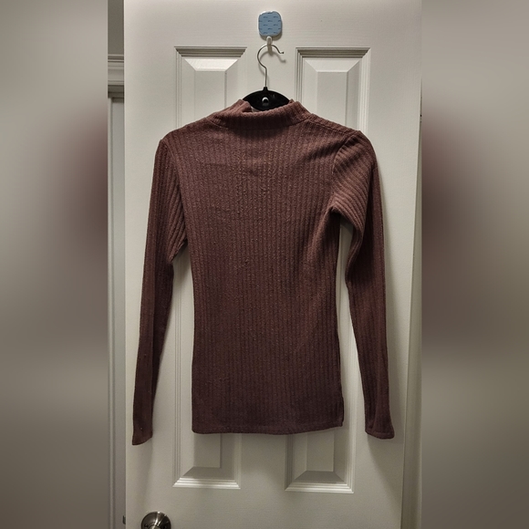 Turtle Neck Sweater - Picture 3 of 3
